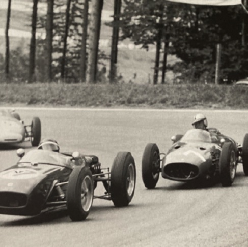 GP de Solitude 1960 avec Von Trips sur Ferrari Dino 156 et Hans Hermann sur Porsche 718, à ses trousses